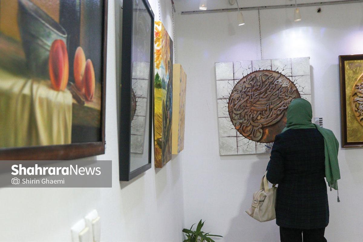 نمایشگاه نقاشی «برگ ریزان» با حضور ۱۵ هنرمند سراسر کشور در نگارخانه حامی مشهد افتتاح شد.