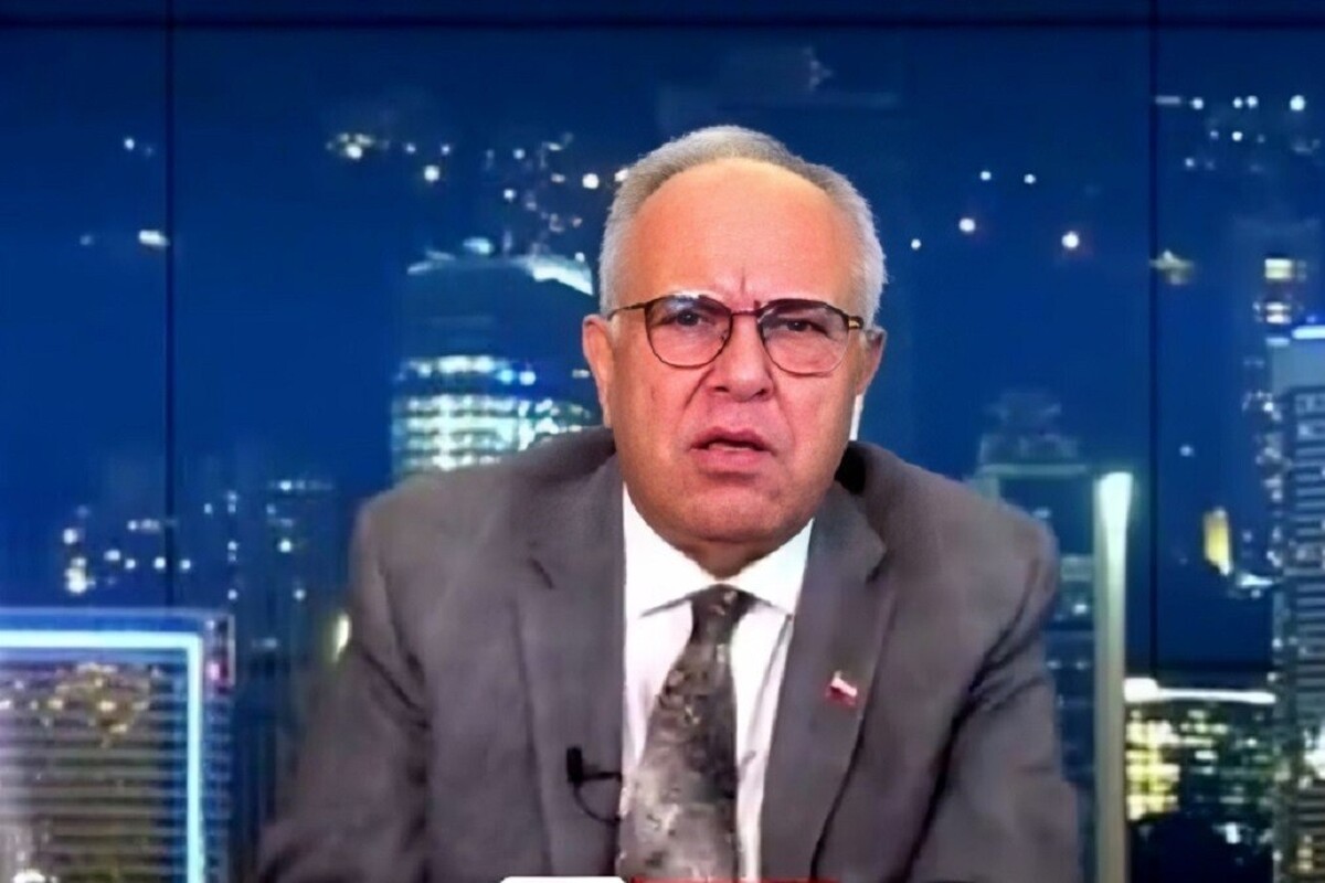 «شهرام همایون» مجری سلطنت‌طلب خطاب به «قاسم شعله سعدی» اپوزیسیون خارج‌نشین گفت: مگر شما‌ها صدبار فراخوان ندادید آیا یک پشه حضور پیدا کرد، رضا پهلوی هم مثل شما، پنج هزار بار فراخوان داد کسی نیامد.