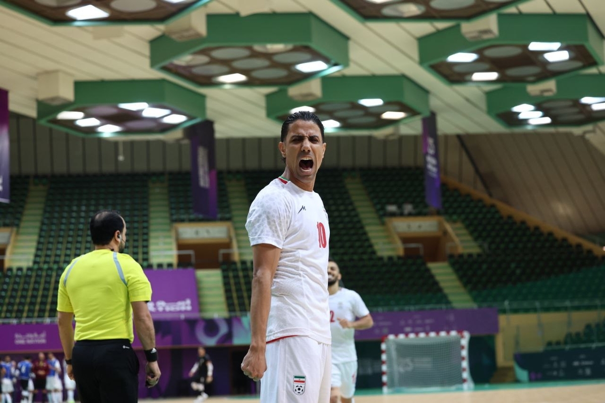 کاپیتان تیم ملی فوتسال ایران گفت: مقابل تاجیکستان بازی بسیار خوبی ارائه دادیم و حالا در مرحله نیمه نهایی به مصاف ازبکستان می‌رویم.