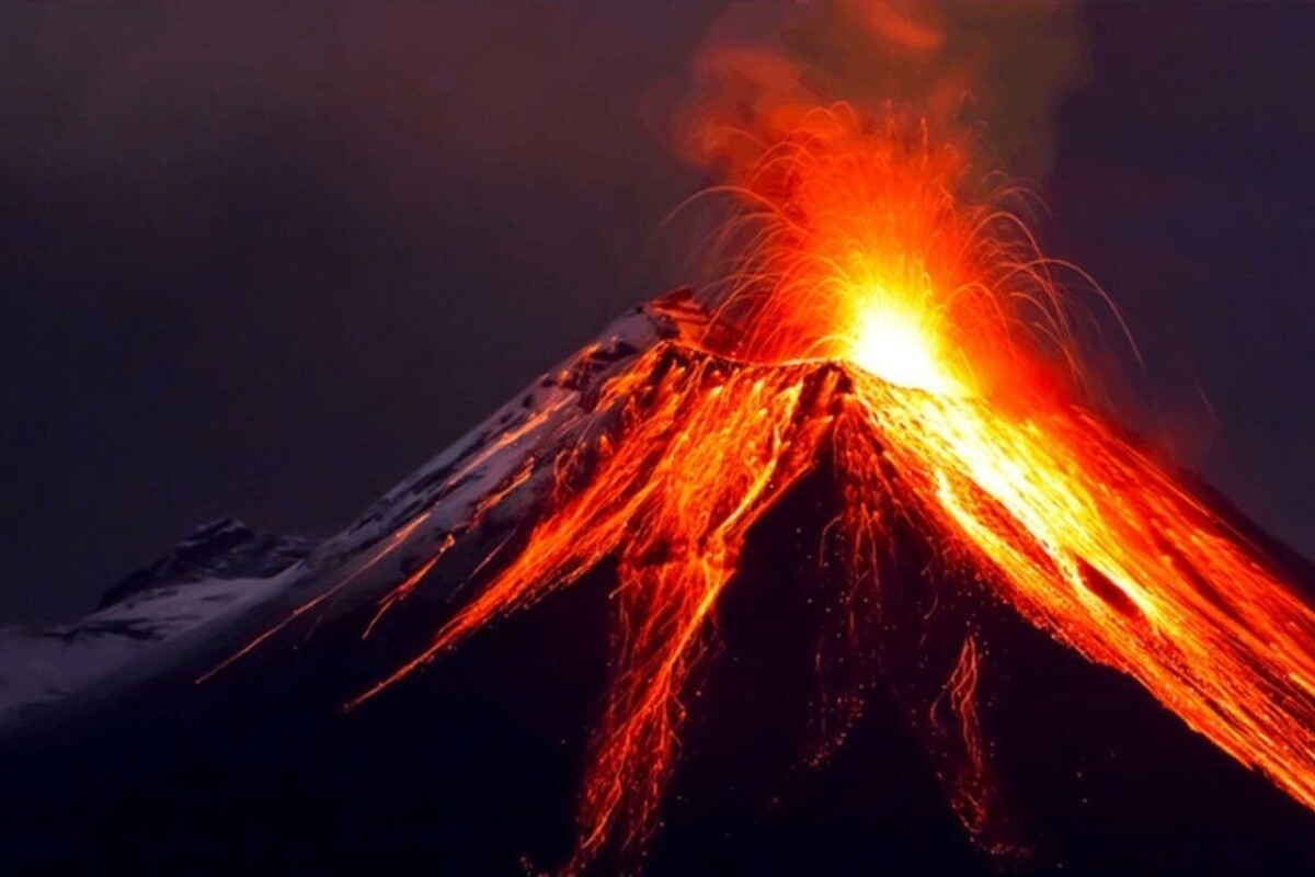 فوران تازه آتشفشان کیلاویا در جزایر هاوایی بار دیگر آسمان این مجمع‌الجزایر آرام را سرخ کرد.