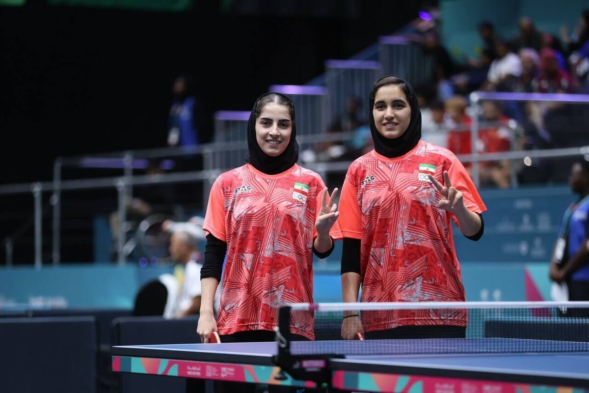 در ادامه رقابت‌های تنیس روی میز بانوان بازی‌های کشور‌های اسلامی در ریاض، تیم کشورمان به مصاف بحرین رفت و با عملکردی درخشان، این تیم را شکست داد.