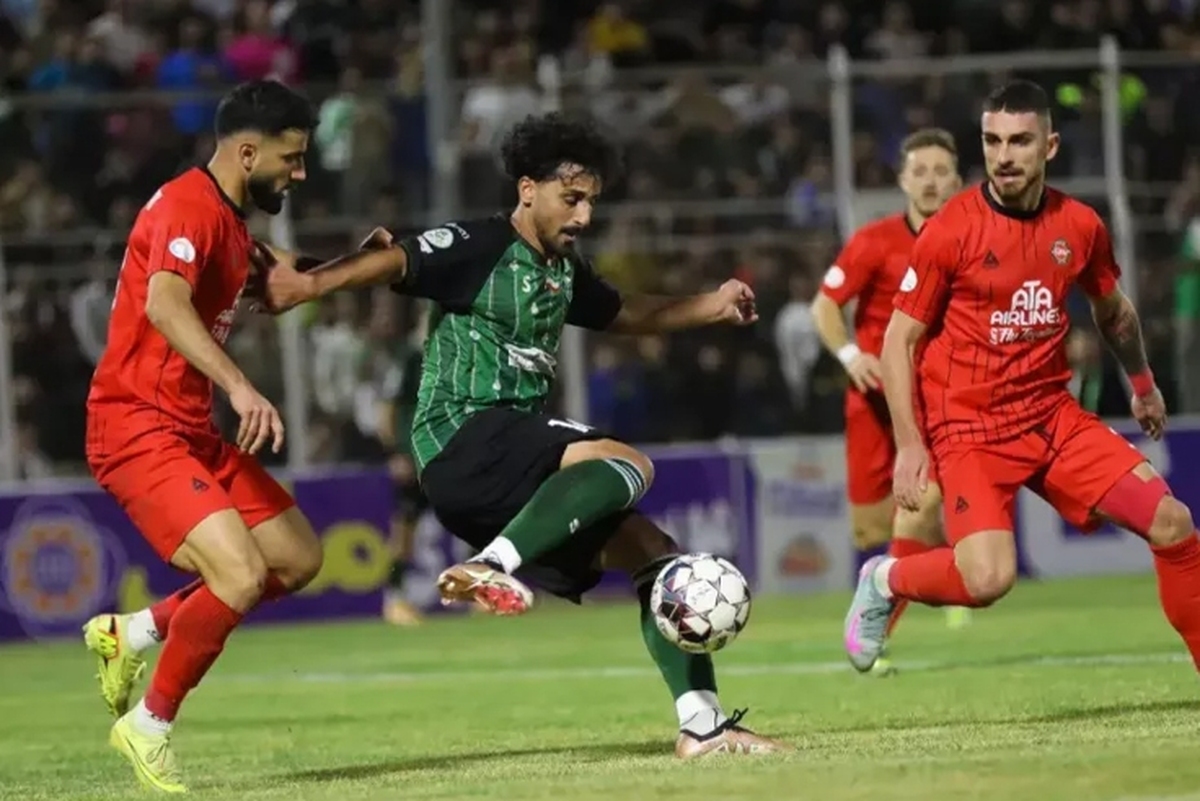 تیم‌های فوتبال خیبر و تراکتور در هفته دهم لیگ برتر فوتبال ایران به مصاف هم رفتند.