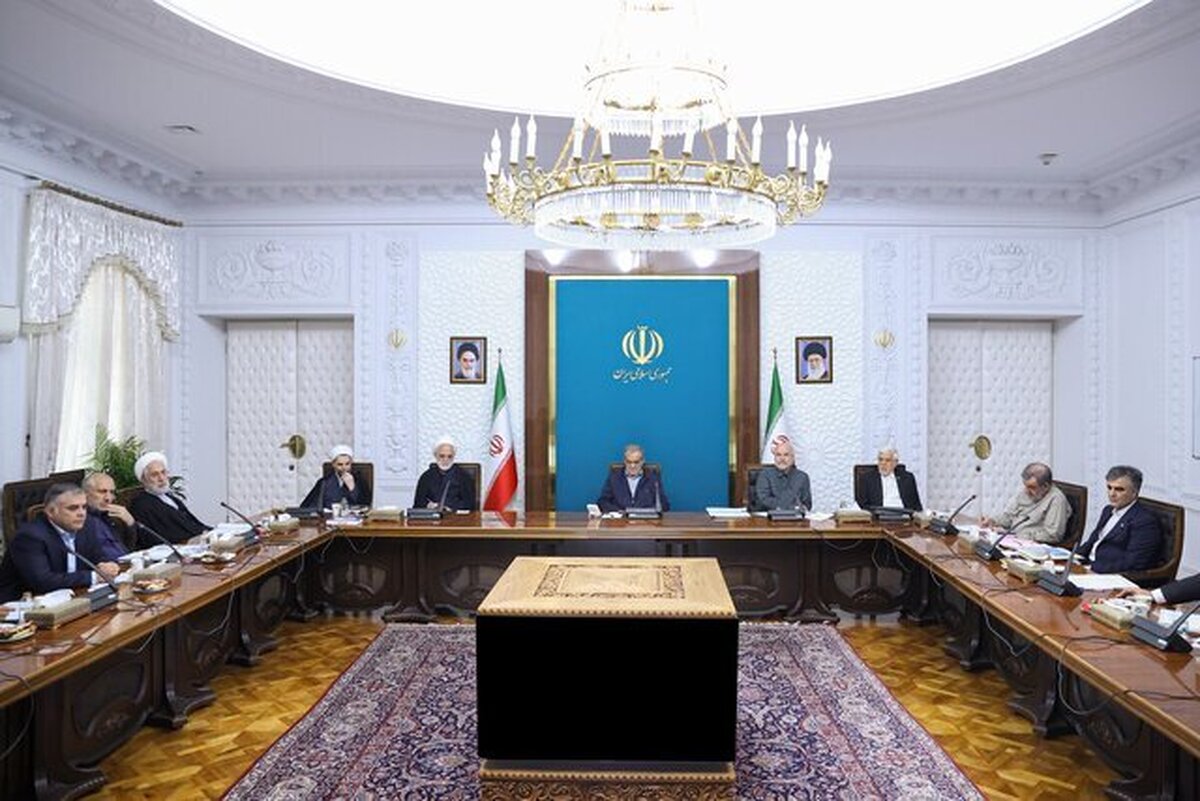 جلسه شورای‌عالی هماهنگی اقتصادی سران قوا بعد از ظهر امروز به میزبانی مسعود پزشکیان رئیس جمهور و با حضور محمدباقر قالیباف رئیس مجلس شورای اسلامی و حجت‌الاسلام والمسلمین محسنی اژه‌ای و دیگر اعضای این شورا برگزار شد.