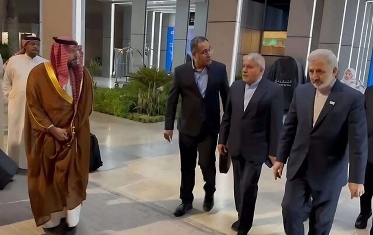 وزیر میراث‌فرهنگی، گردشگری و صنایع‌دستی، بامداد امروز (یکشنبه ۱۸ آبان‌ماه ۱۴۰۴) برای حضور در بیست‌وششمین مجمع عمومی سازمان جهانی گردشگری ملل متحد وارد ریاض شد.