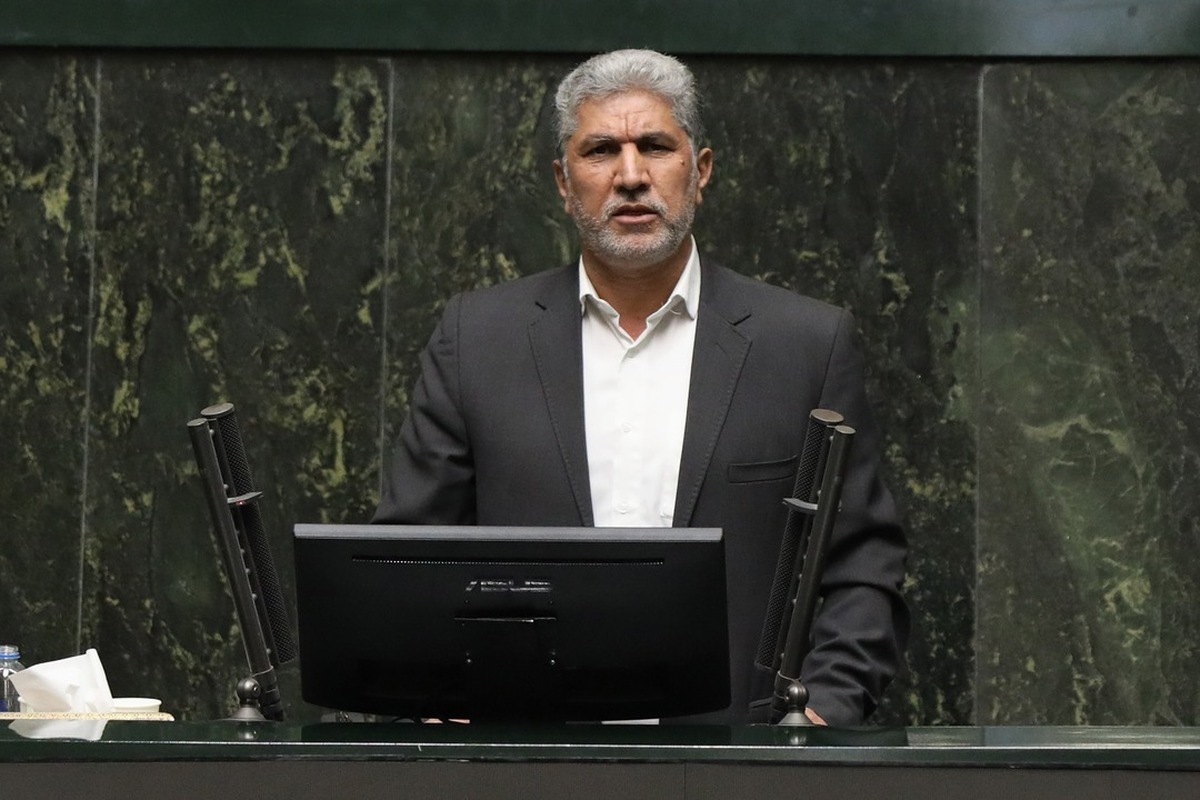 نماینده مردم گرگان و آق‌قلا در مجلس شورای اسلامی، خطاب به رئیس‌جمهور گفت: اول جامعه را آماده و دهک‌های پایین جامعه را تأمین کنید، بعد به سراغ گران‌کردن کالاها بروید.