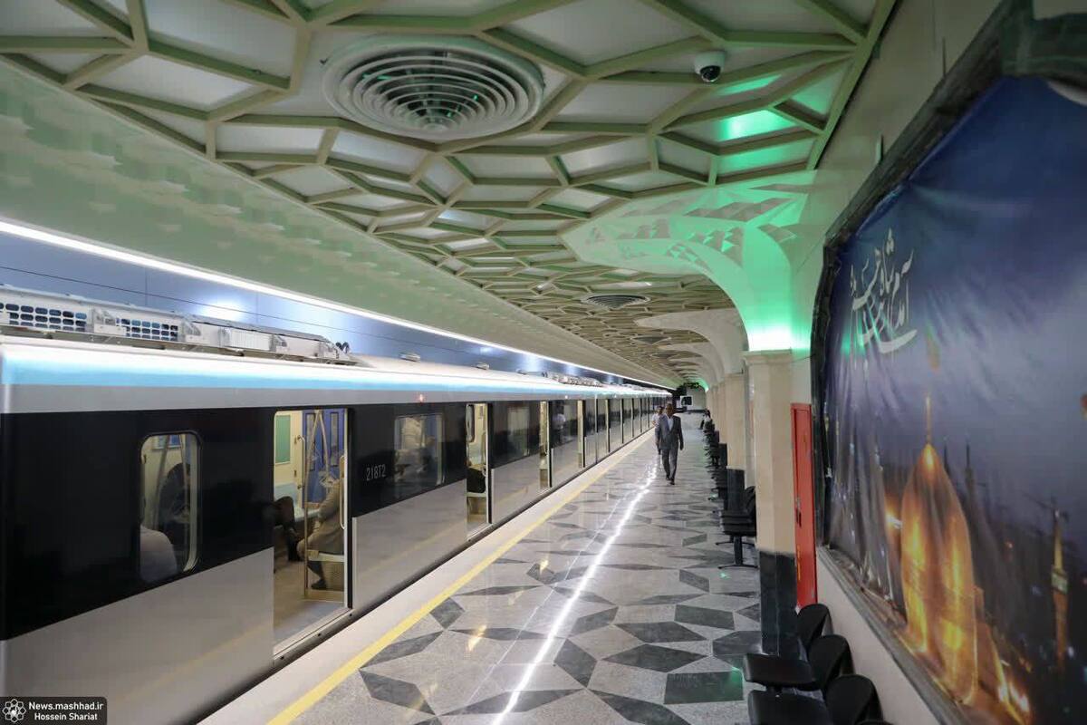 معاون عمران، حمل‌ونقل و ترافیک شهرداری مشهد گفت: سکو‌های دوم فاز اول خط ۳ قطارشهری، با حضور شهروندان طی روز‌های آینده به بهره‌برداری می‌رسد.