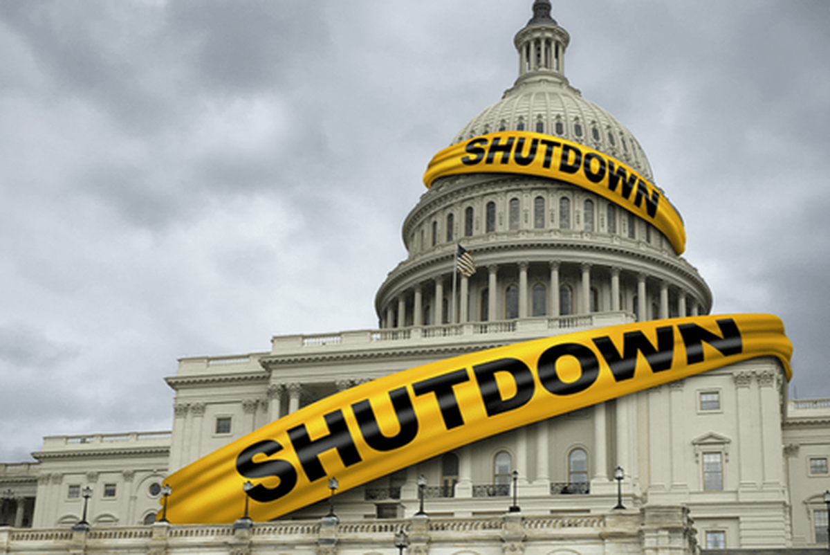 در حالی که آمریکا طولانی‌ترین تعطیلی دولت فدرال را تجربه می‌کند، وبگاه آکسیوس مدعی شد که توافقاتی برای پایان این تعطیلی انجام شده است.