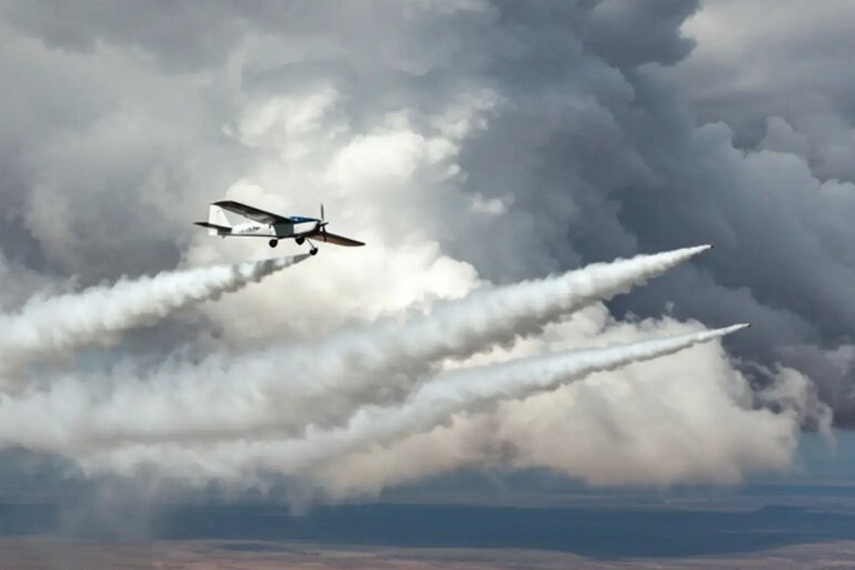 نگاهی به بارورسازی ابر‌ها که گزینه روی میز مدیران آبی برای خراسان‌رضوی است و  به گفته کارشناسان، فقط ۱۰  تا ۱۵ درصد تأثیر خواهد داشت.