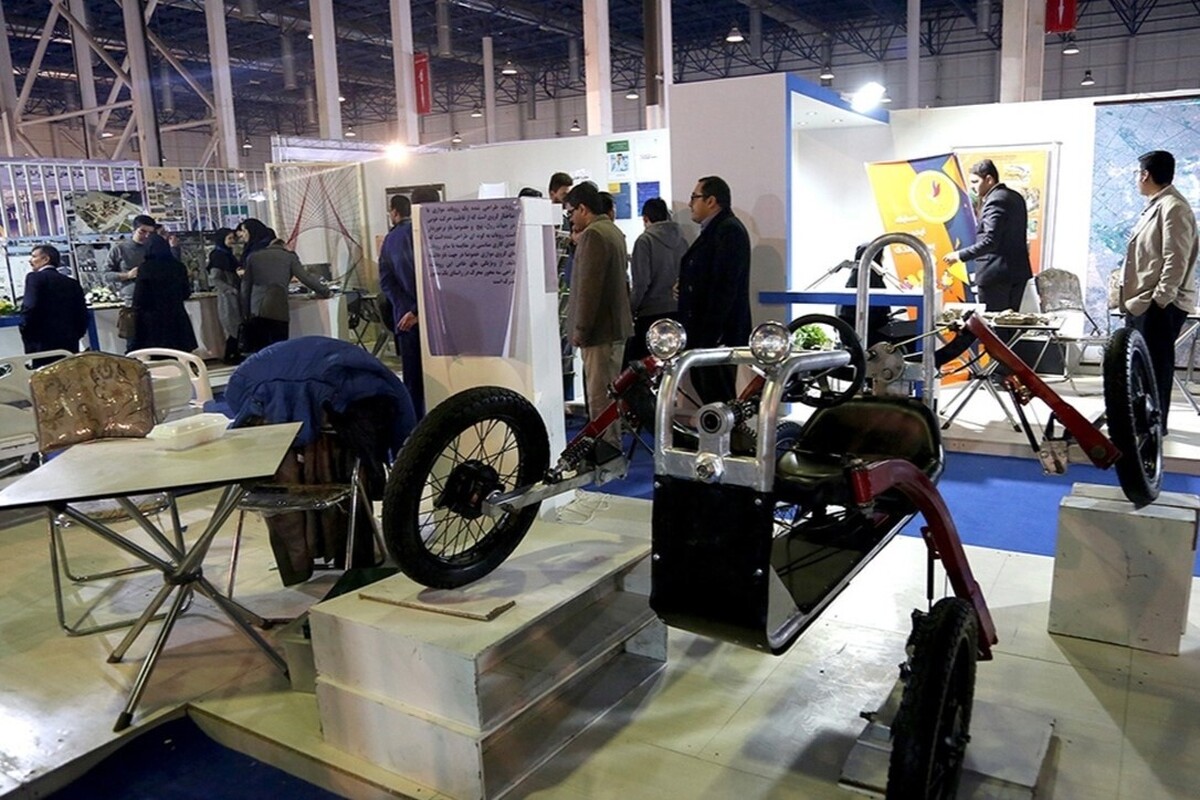 رئیس پارک علم و فناوری خراسان رضوی گفت: بیست‌وششمین نمایشگاه هفته پژوهش از ۱۸ تا ۲۱ آذرماه در سالن‌های «عطار» و «خلیج‌فارس» نمایشگاه بین‌المللی مشهد برگزار می‌شود.