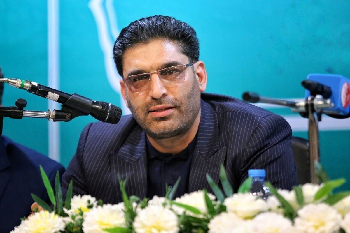 رئیس مجمع نمایندگان خراسان رضوی گفت: رئیس‌جمهور بار‌ها بر چابک‌سازی دولت تأکید کرده، اما هر بار مقاومت‌ها در بخشی از بدنه اجرایی مانع پیشرفت کار شده است. امروز جامعه بیش از هر زمان نیازمند تصمیمات سریع و مؤثر اقتصادی و اجرایی است و تعلل در تمرکززدایی، به توسعه کشور آسیب بیشتری می‌زند.