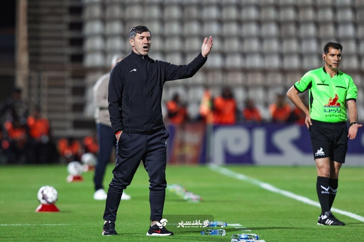 کریم باقری در پیامی صمیمانه و دلجویانه از استقلالی‌ها بابت حواشی پیش آمده در پایان بازی پرسپولیس-استقلال خوزستان عذرخواهی کرد.