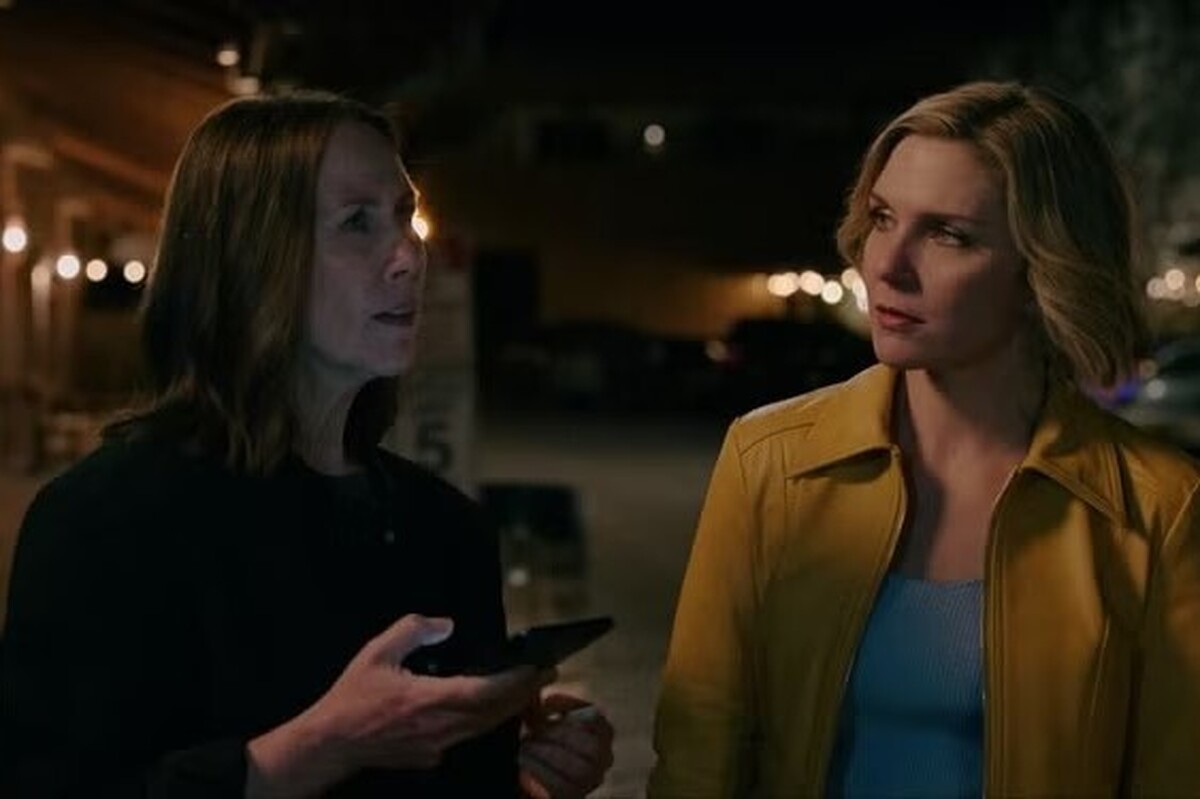 سریال پلوریبوس (Pluribus) تازه‌ترین اثر وینس گیلیگان، خالق مجموعه‌های تحسین‌شده‌ای چون سریال بریکینگ بد، با استقبال گسترده مخاطبان و  منتقدان روبه‌رو شده است.