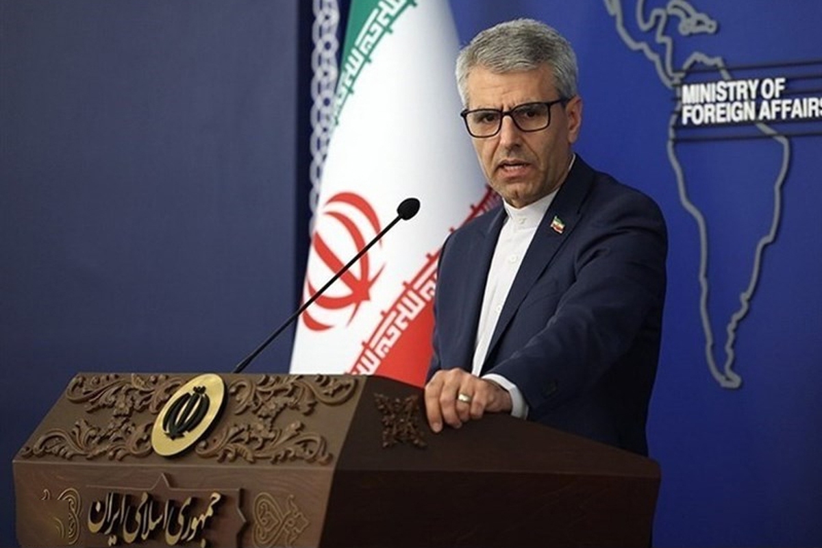 سخنگوی وزارت خارجه با بیان اینکه وزیر امور خارجه ایران در دو روز اخیر با وزرای امور خارجه پاکستان و افغانستان تماس تلفنی داشتند گفت: ایران آماده هرگونه مساعدت جهت حل مسئله پاکستان و افغانستان است.