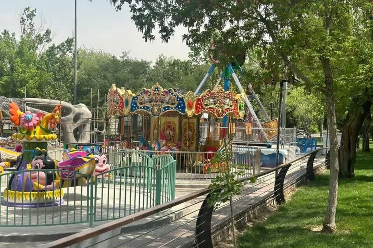 مدیرعامل سازمان پارک‌ها و فضای سبز شهرداری مشهد گفت: بوستان ملت مشهد میزبان جدیدترین مجموعه تفریحی کودکانه شد که این مجموعه تفریحی به عنوان «لونا پارک ملت» در ضلع شرقی بوستان در حال حاضر در دسترس عموم است.