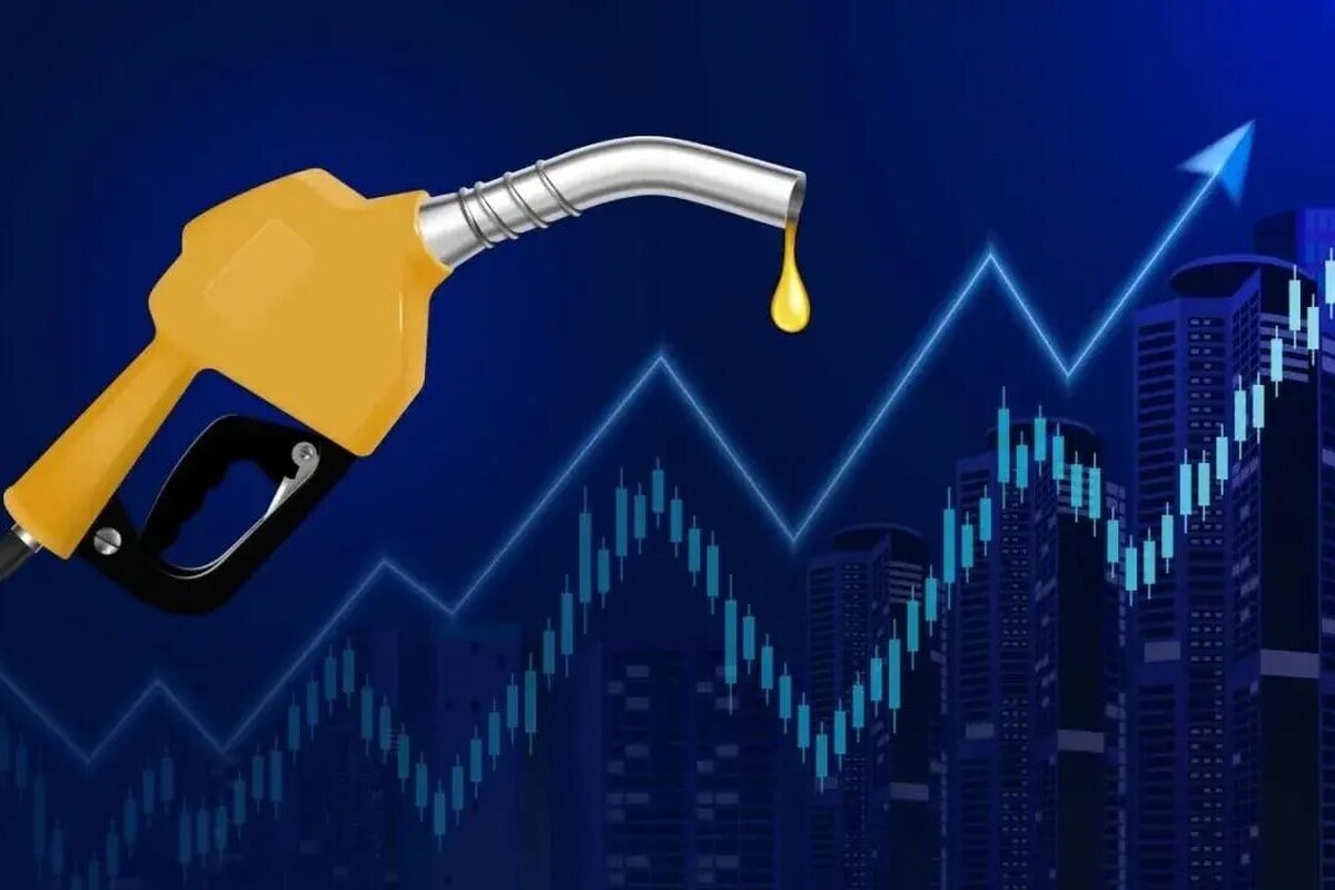وزیر نفت درباره احتمال تغییر در سهمیه بنزین یا کارت‌های سوخت گفت: فعلا برنامه‌ای برای تغییر در میزان سهمیه‌ها و قیمت سهیمه سوخت در کارت‌های شخصی وجود ندارد. در مورد سایر بخش‌ها نیز موضوعات در دست بررسی است.