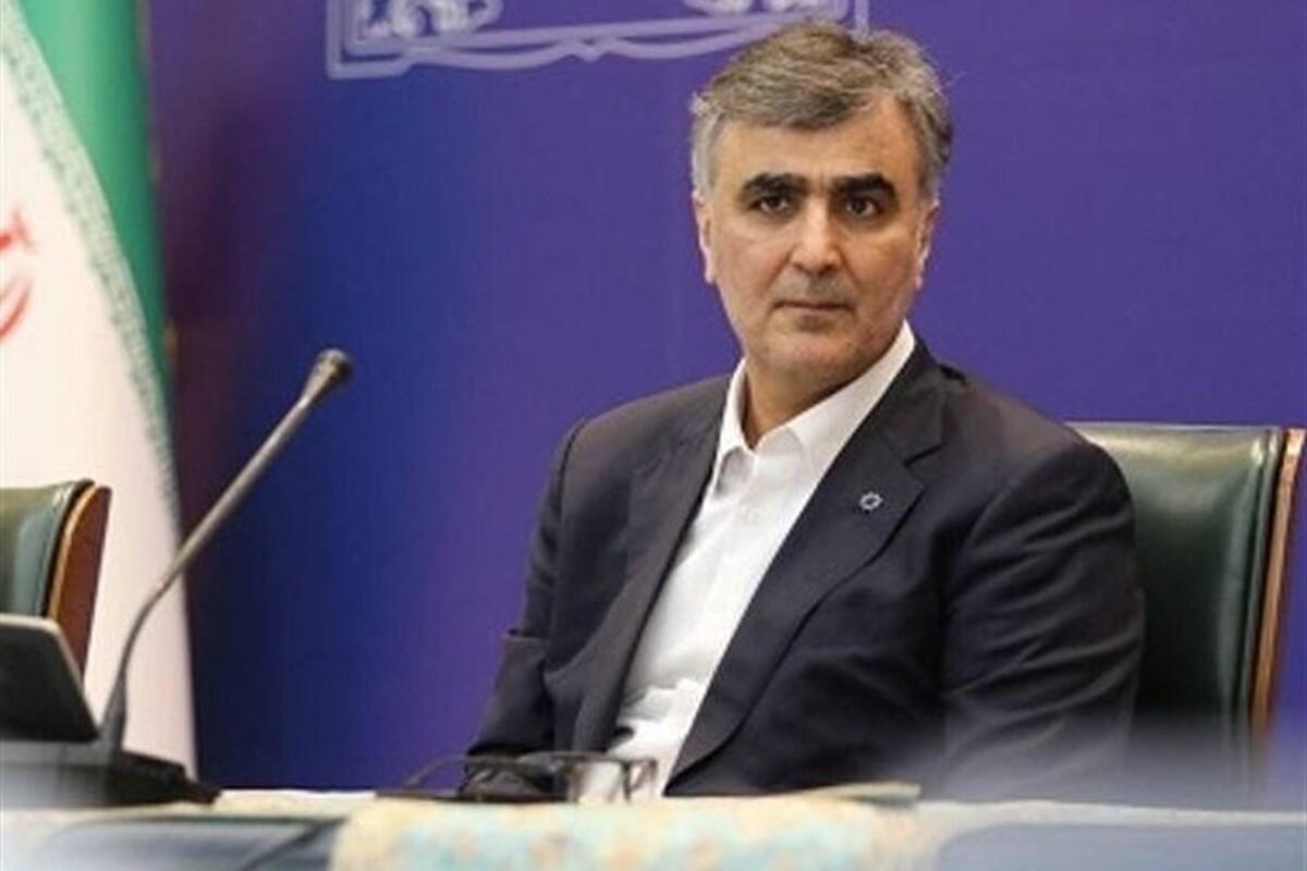 سومین جلسه هیات گزیر بانک آینده و هیات مدیره صندوق ضمانت سپرده‌ها با موضوع نحوه فروش دارایی‌ها و سهام سهامداران بانک آینده در شرکت‌های کارگزاری عضو فرابورس به‌استثنای سهامداران عضو «مالک واحد»، عصر امروز به ریاست رئیس‌کل بانک مرکزی برگزار شد.