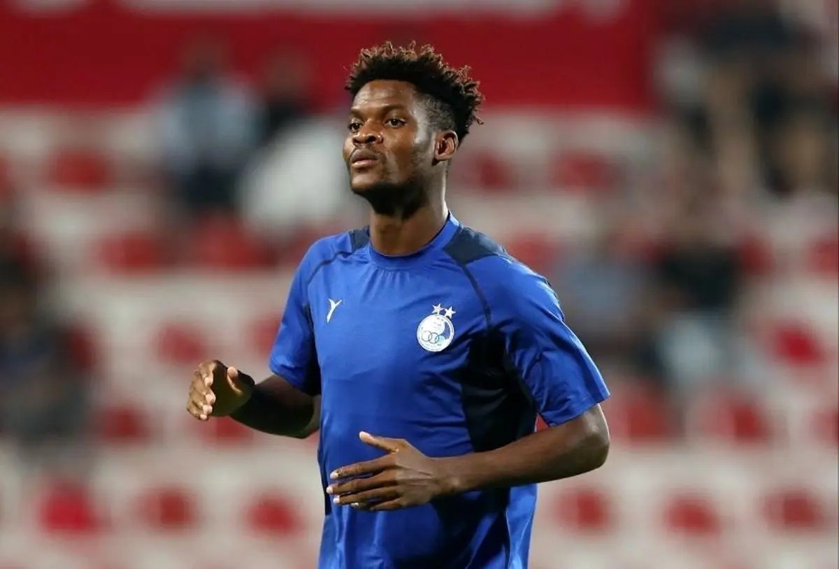 اندونگ به دلیل غیبت‌های غیرموجه در تمرینات استقلال و درخشش بازیکنان جوان شانس کمی برای بازگشت به ترکیب اصلی استقلال دارد.