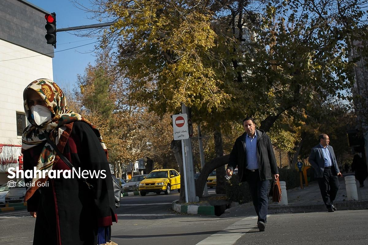 شاخص کیفیت هوای مشهد طی ساعات گذشته در محدوده ۱۱۰ تا ۱۲۰ نوسان داشته اما همچنان در وضعیت نارنجی (ناسالم برای گروه‌های حساس) باقی مانده است.