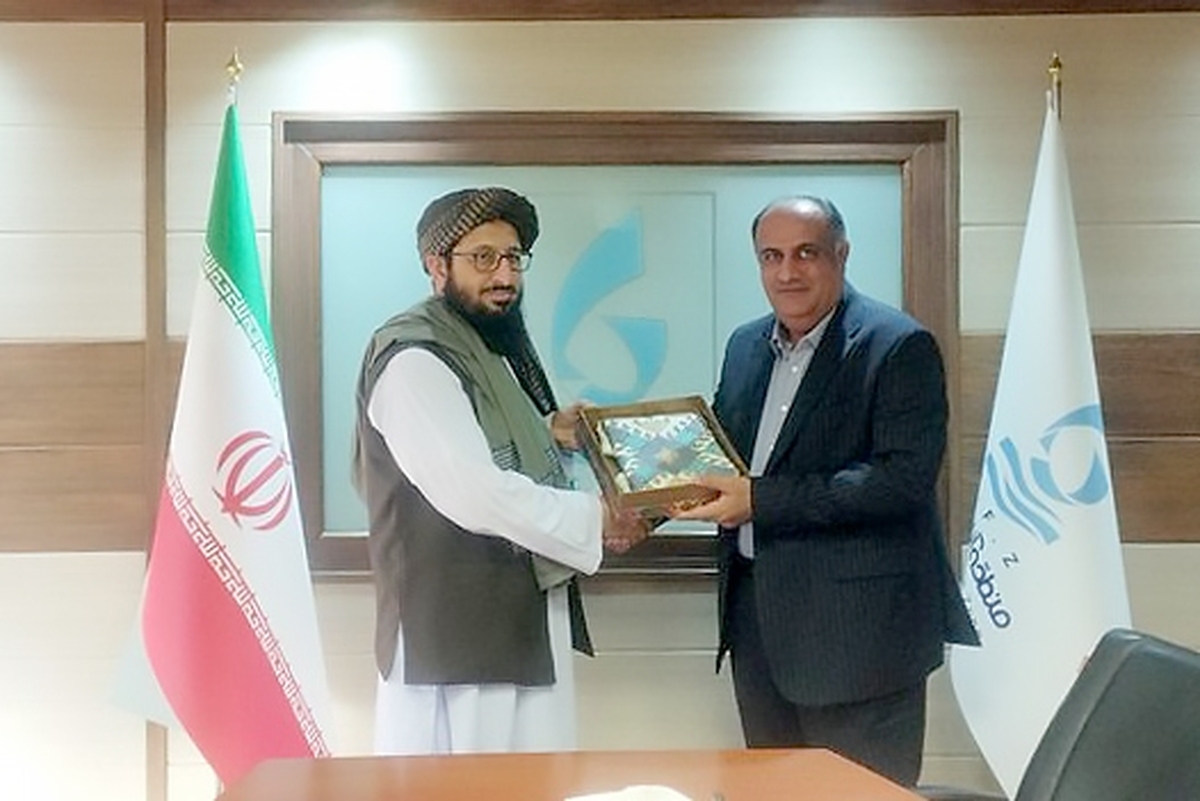 مدیرعامل منطقه آزاد چابهار در دیدار با سفر افغانستان، ضمن بررسی راهکار‌های توسعه روابط اقتصادی، ترانزیتی ایران و افغانستان، بر آمادگی چابهار برای واگذاری زمین اختصاصی و راه‌اندازی دفتر نمایندگی افغانستان در منطقه آزاد خبر داد.