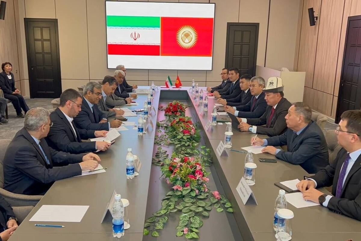 در نخستین روز از سفر هیئت استان خراسان رضوی به قرقیزستان، استاندار خراسان رضوی در دیدار با نماینده تام‌الاختیار رئیس‌جمهور قرقیزستان در استان اوش، بر گسترش همکاری‌های اقتصادی، صنعتی، معدنی و گردشگری میان دو استان تأکید کرد.