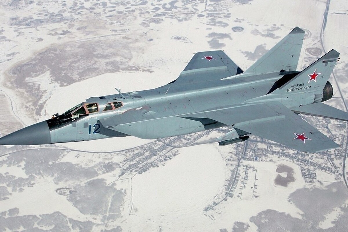 سرویس امنیت روسیه اعلام کرد طرح مشترک اوکراین و انگلیس برای ربودن یک جنگنده میگ31 مجهز به موشک هایپرسونیک کینژال خنثی شده است.