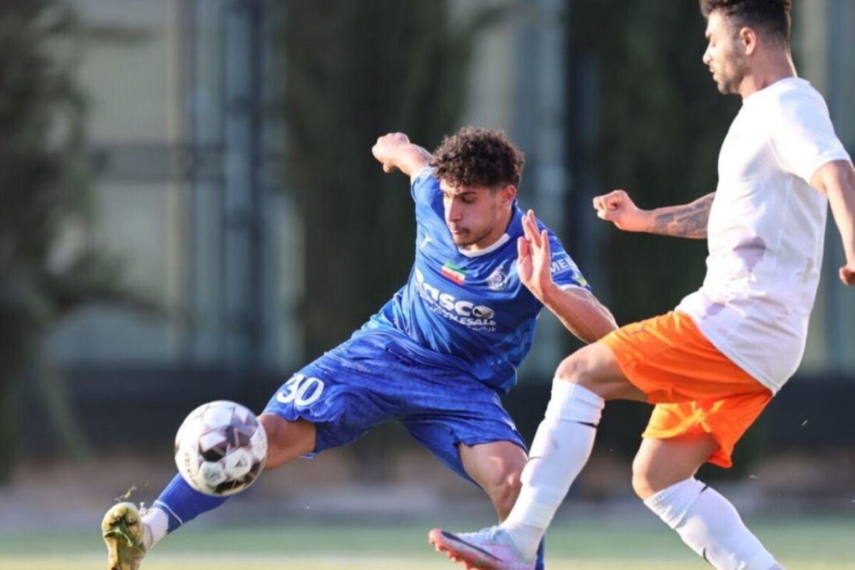 با نزدیک‌كشدن به پایان نیم‌فصل، استقلال آماده بازگرداندن یکی از چهره‌های جوان خود است؛ سامان تورانیان پس از پایان خدمت سربازی در ملوان، دوباره پیراهن آبی را بر تن خواهد کرد.