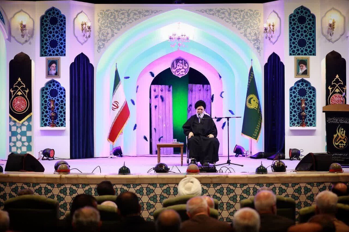 نماینده ولی‌فقیه در خراسان رضوی و امام جمعه مشهد گفت: پیرغلام، زیباترین عنوان برای دلداده سیدالشهدا(ع) است.