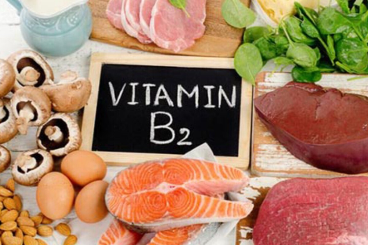 ویتامین B۲ یا همان «ریبوفلاوین» یکی از ویتامین‌های محلول در آب است که نقش مهمی در تأمین انرژی بدن، سلامت پوست و چشم و عملکرد سیستم عصبی دارد. اما مصرف بیش‌ازحد آن می‌تواند به کبد آسیب برساند.