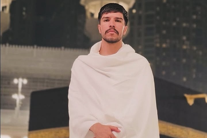 عکس‌هایی از بازیکنان تیم ملی فوتسال افغانستان در کعبه