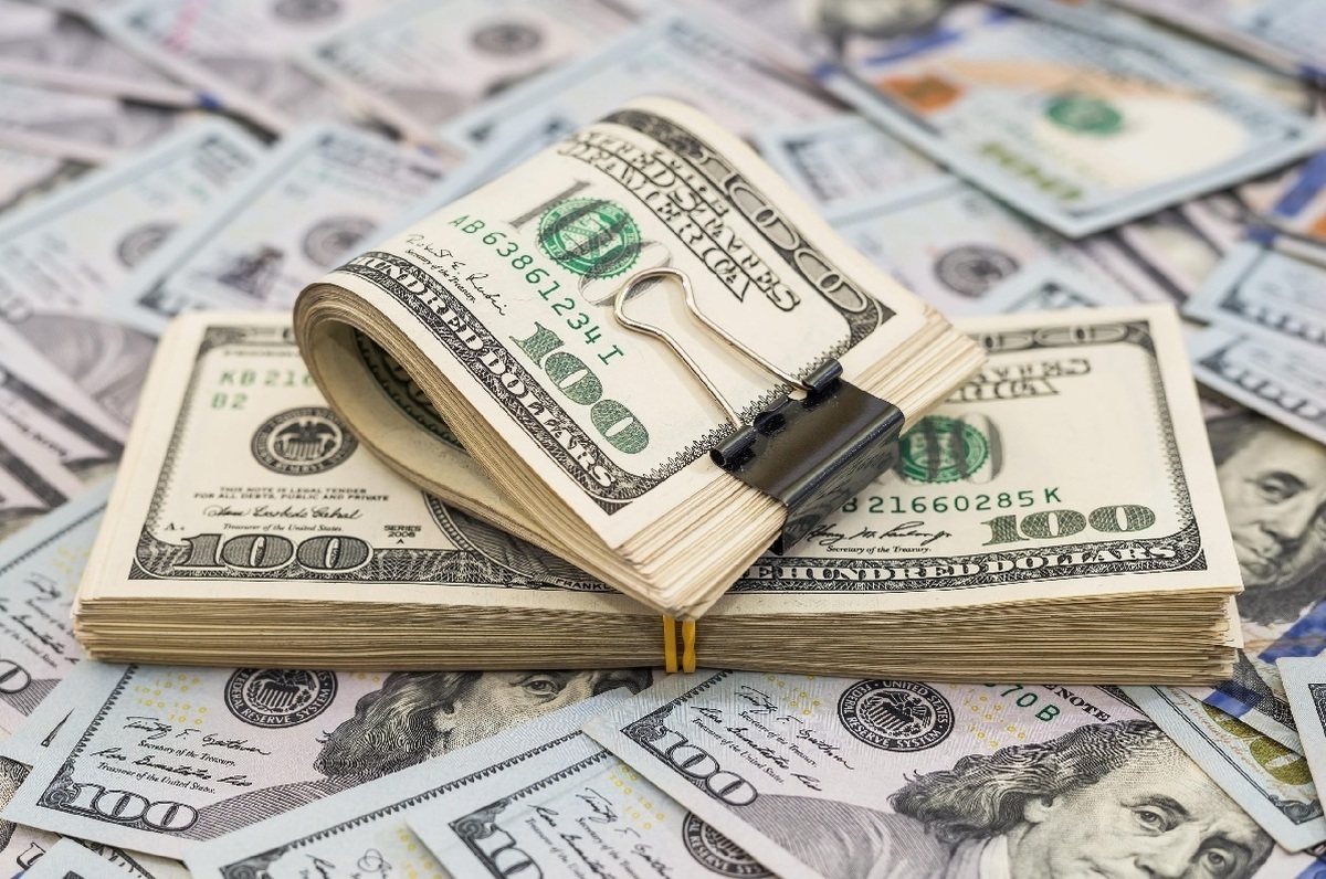 امروز قیمت دلار توافقی (اسکناس) در بازار ارز تجاری با افزایش همراه شد و به ۷۳ هزار و ۳۱۵ تومان رسید، نرخ حواله دلار هم ۷۱ هزار و ۱۸۰ تومان تعیین شد.