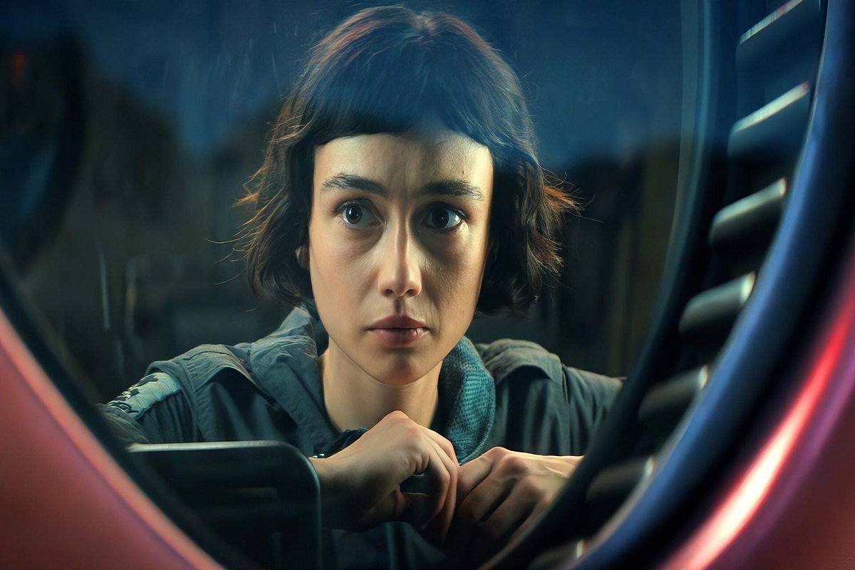 نوآ هاولی، خالق سریال موفق «بیگانه: زمین»، با امضای قراردادی چندصد میلیون دلاری همکاری خود را با شبکه اف. ایکس؛ و دیزنی تمدید کرد.