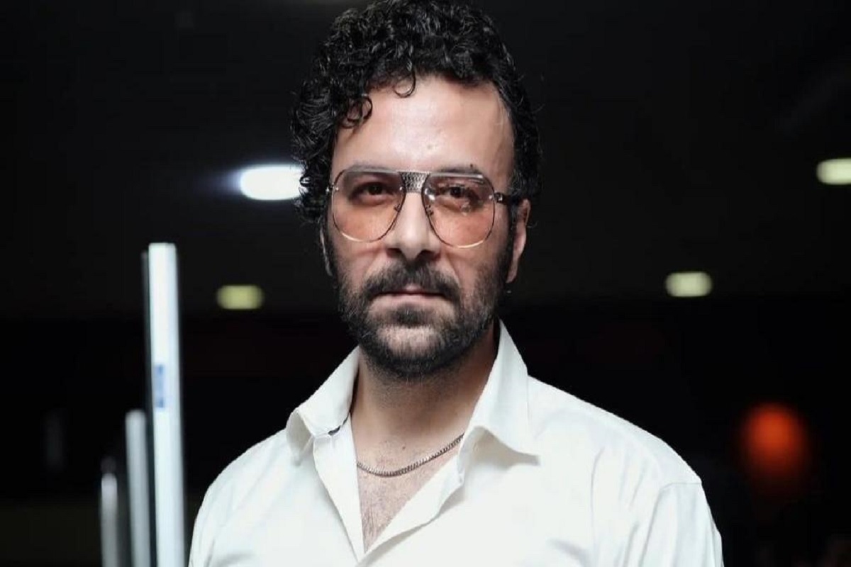 حسام منظور عکسی از فیلم جدیدش در فضای مجازی منتشر کرد.