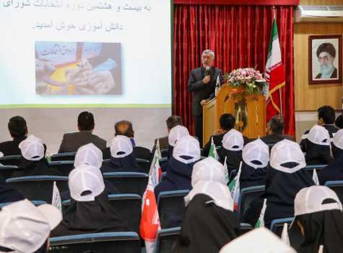 مدیرکل آموزش و پرورش خراسان رضوی گفت: شورای دانش‌آموزی باید محل تمرین مطالبه‌گری باشد تا دانش‌آموزان احساس کنند، هر یک در اداره مدرسه سهم دارند.