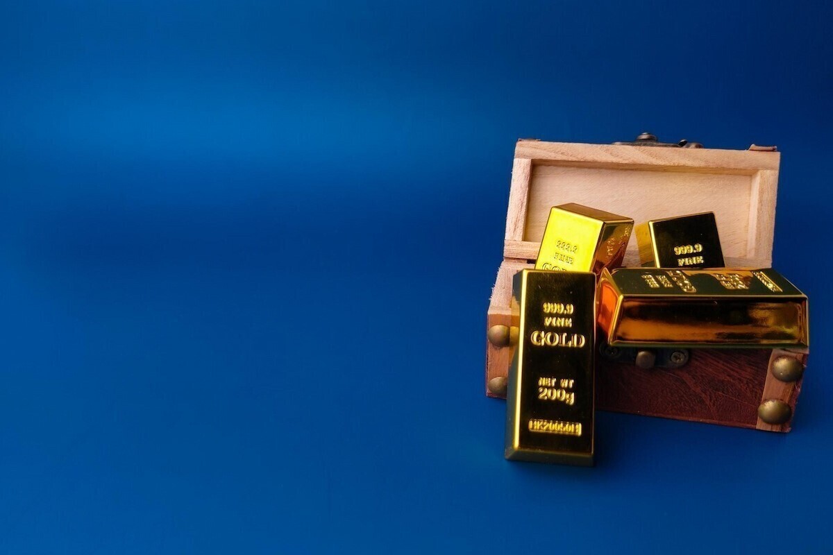 در حالی که شاخص کل بازار در روند نزولی قرار گرفته و هر روز شاهد خروج پول از بازار سرمایه هستیم، وضعیت در صندوق‌های طلا کاملاً متفاوت است.