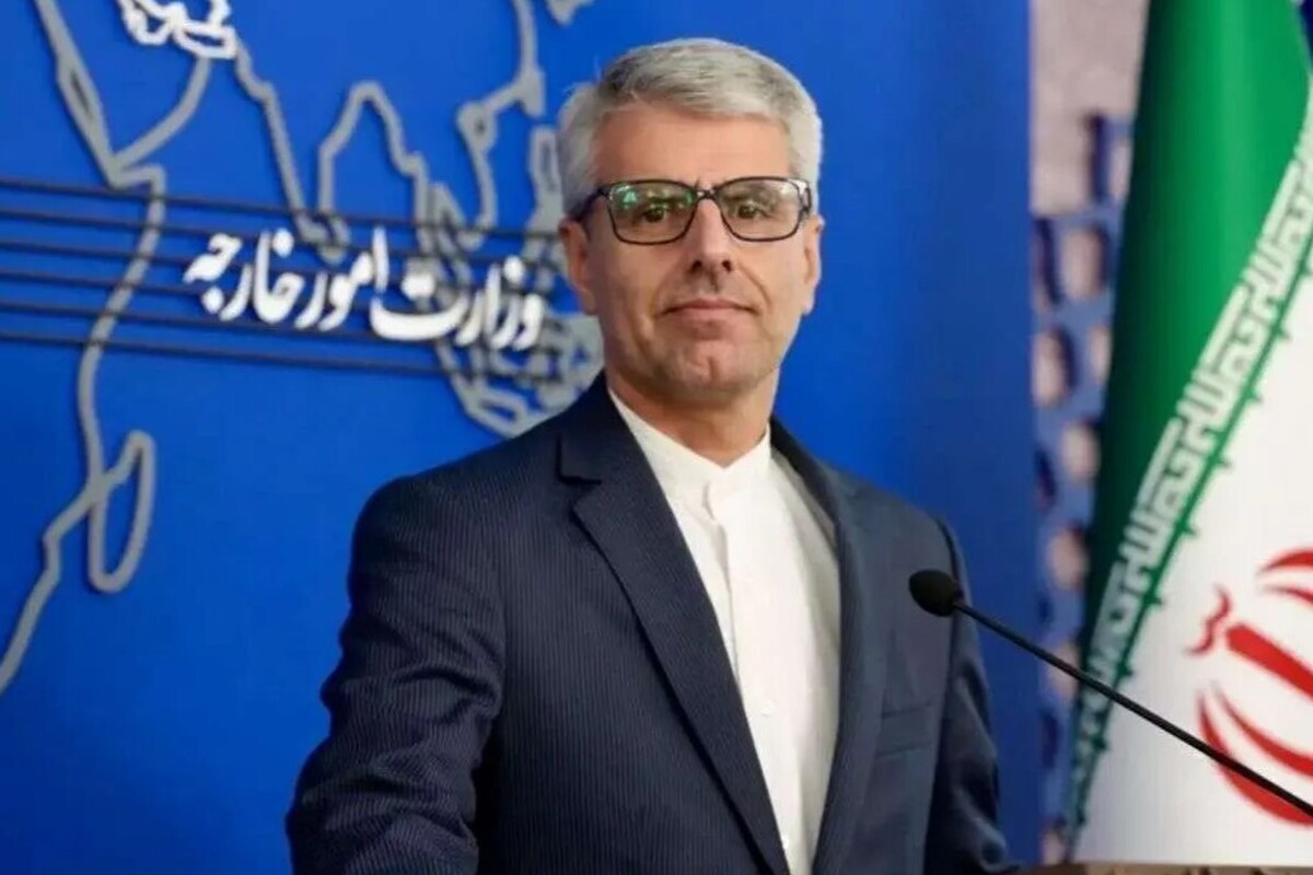 سخنگوی وزارت خارجه ایران با بیان اینکه «تاریخ تحریم‌ها علیه کشور ما به دهه ۱۳۳۰ شمسی و ملی‌شدن صنعت نفت بازمی‌گردد»، گفت: عدم جدیت ایران در مذاکرات بهانه جویی کشورهای غربی است و البته ریشه این ادعا  به پمپاژ رسانه های رژیم صهیونیستی برمی‌گردد.