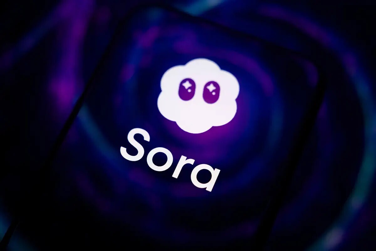 اپلیکیشن ویدیوساز Sora تقریباً یک ماه قبل برای iOS منتشر شد و با وجود اینکه فقط با دعوت‌نامه در دسترس بود، در هفته اول به ۱ میلیون و تا ۳۱ اکتبر به ۴ میلیون دانلود رسید.