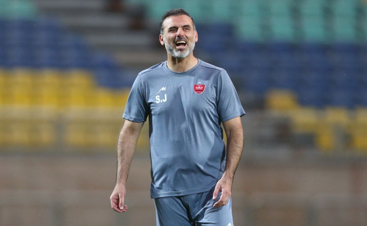 مربی سابق پرسپولیس در تلاش برای بازگشت به این تیم است.