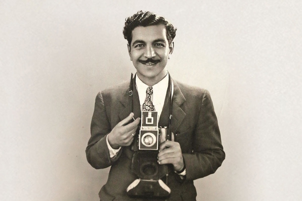 یادی از علی آیریا، عکاس مشهدی که برای نخستین‌بار با نور لامپ عکاسی کرد، هم‌زمان با سالروز درگذشتش.