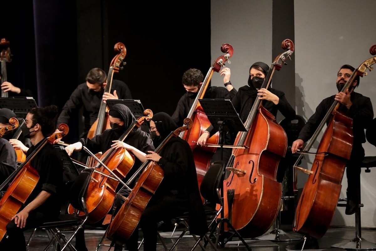 برای نخستین‌بار، رهبری ارکستر سمفونیک تهران به یک بانوی موسیقیدان سپرده شد و آثار بانوان آهنگساز در کنسرت «دیار سیمرغ» اجرا شد.