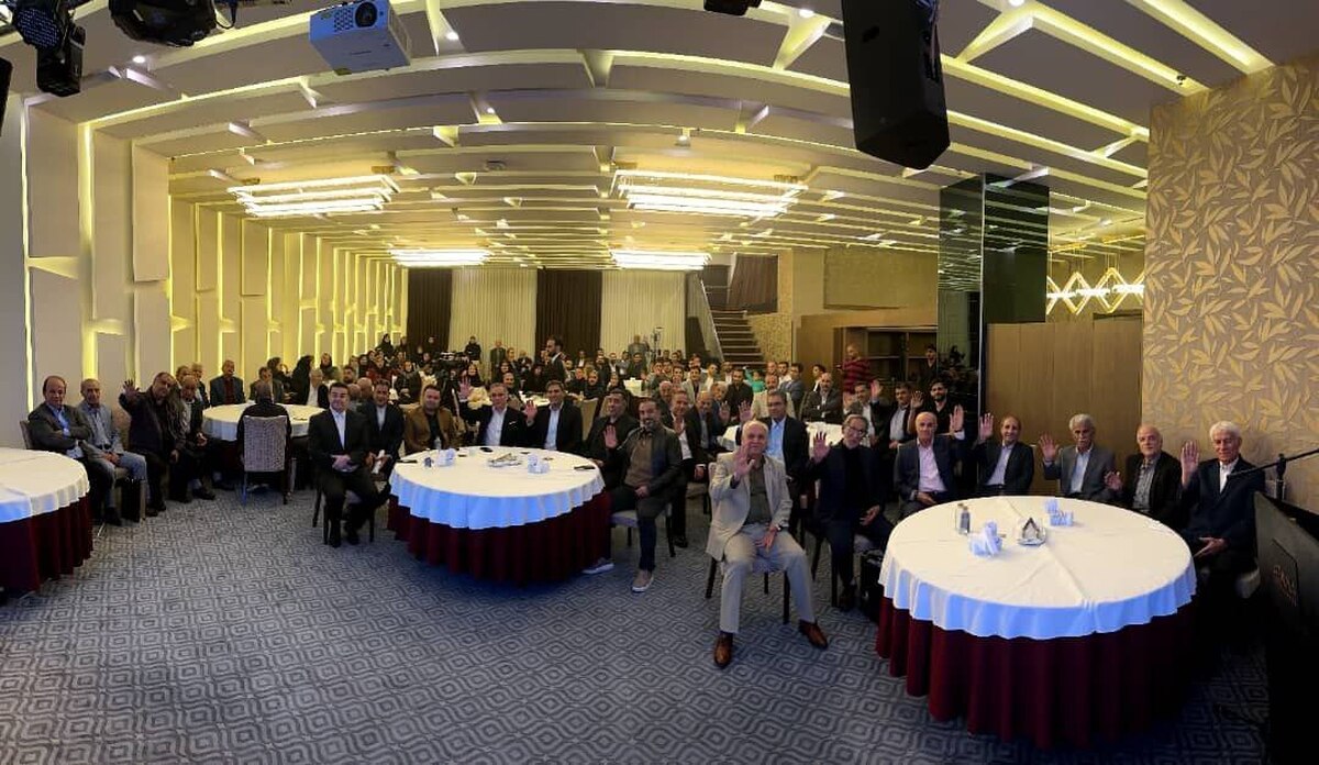 هیئت فوتبال استان تهران در اقدامی ماندگار، پیشکسوتان و موسپیدان عرصه داوری را گرد هم آورد و در مراسمی، از زحمات آن‌ها تقدیر کرد.