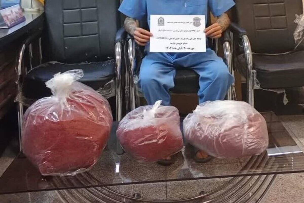 فرمانده پلیس فرودگاه‌های خراسان رضوی گفت: مسافری با چهار هزار و ۳۵۰ گرم بار غیر مجاز زعفران که قصد خروج از مرزهای هوایی را داشت، با هوشیاری و تیز بینی پلیس به دام افتاد.