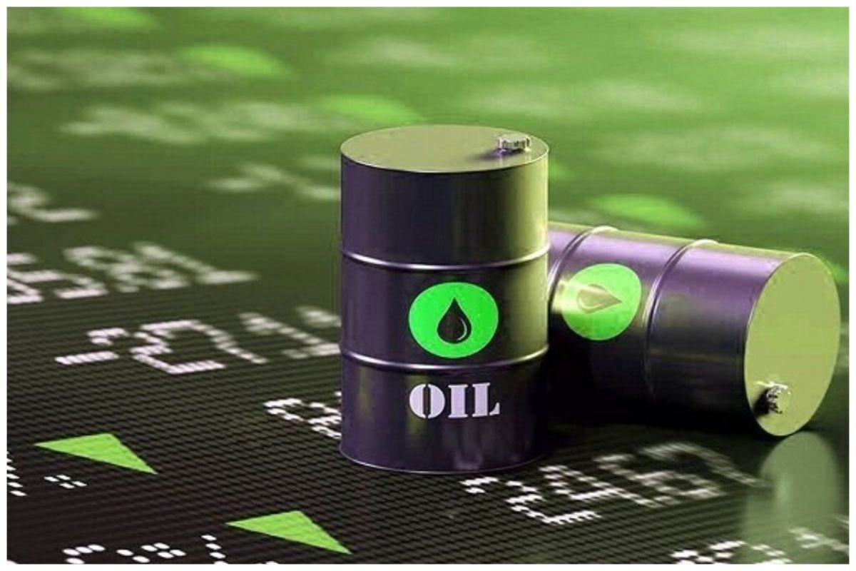 قیمت نفت در معاملات روز جمعه بازار جهانی، در واکنش به توقف صادرات نفت از بندر نووروسیسک روسیه پس از حمله پهپادی اوکراین به یک انبار نفت که نگرانی‌هایی را در مورد عرضه ایجاد کرد، بیش از ۲ درصد افزایش یافت.