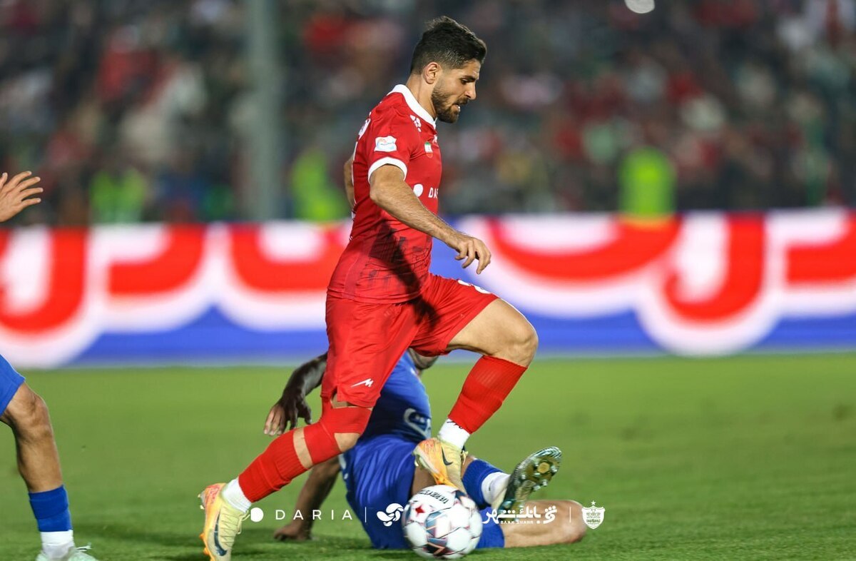 محمد عمری، ستاره این روزهای باشگاه پرسپولیس که به تازگی تیم ملی دعوت شده، به تمرینات بازگشت.