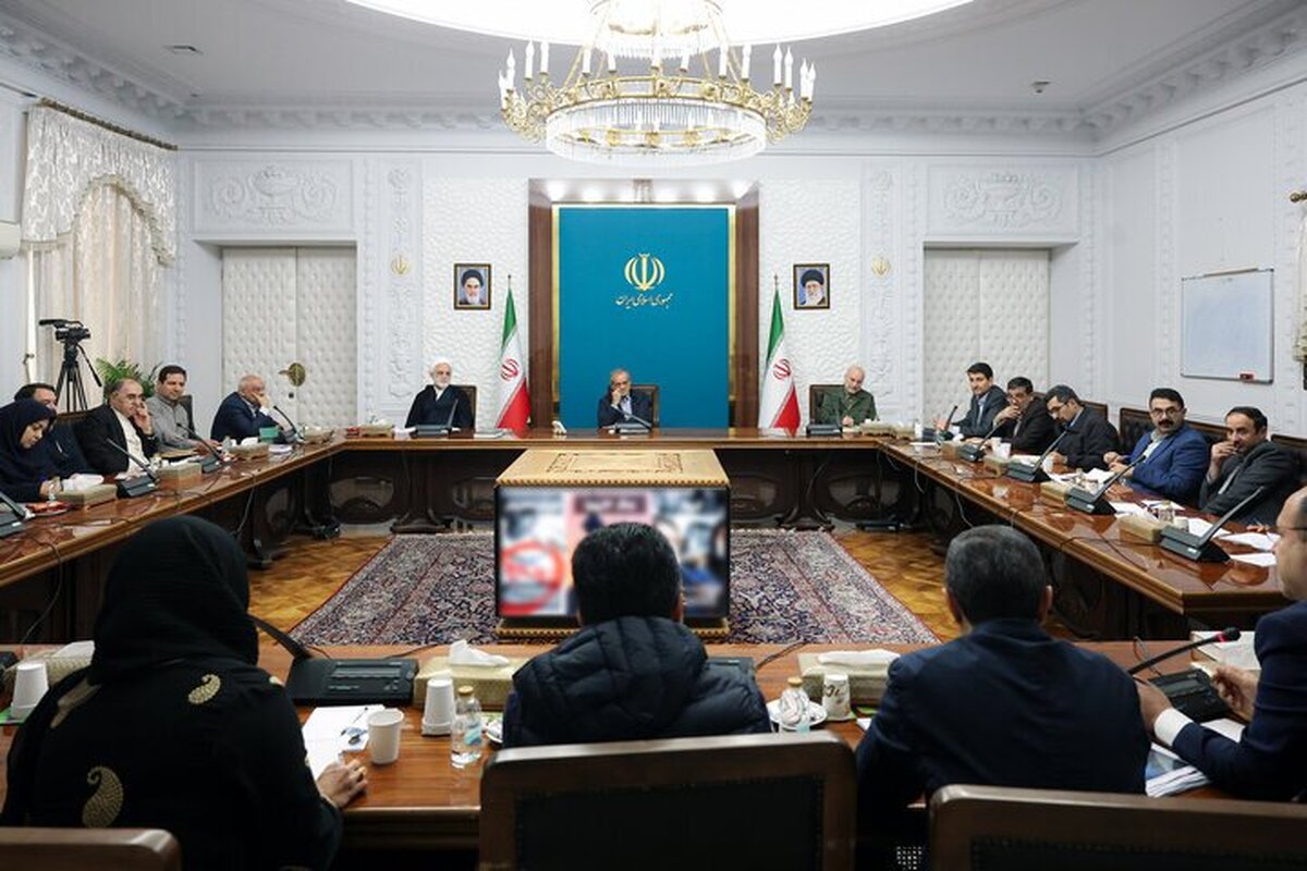 سران قوای مقننه و قضائیه به میزبانی رئیس قوه مجریه، در نشستی ۲ ساعته پذیرای مطالبات، دغدغه‌ها و دیدگاه‌های مدیران بزرگترین شرکت‌های فعال در حوزه اقتصاد دیجیتال بودند.