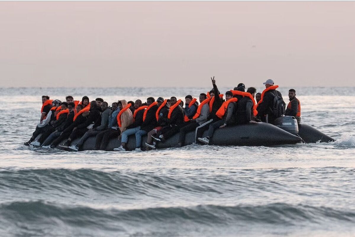دولت انگلیس در اقدامی که از آن به‌عنوان بزرگ‌ترین چرخش مهاجرتی این کشور یاد می‌شود، اعلام کرد دوره حمایت دائم از پناهجویان پایان یافته و از این پس، «اقامت» تنها به طور مشروط و موقت اعطا خواهد شد.