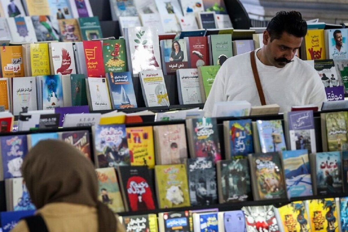 هم‌زمان با سی‌وسومین دوره هفته کتاب جمهوری اسلامی ایران، طرح «پاییزه کتاب ۱۴۰۴؛ فروش ویژه بازار کتاب» در سراسر کشور اجرا می‌شود.