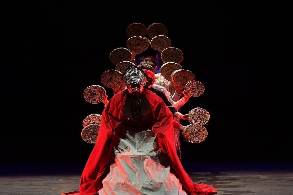 فراخوان بخش عکس چهل‌وچهارمین جشنواره بین‌المللی تئاتر فجر با هدف برجسته‌سازی نگاه مستقل و خلاق عکاسان تئاتر منتشر شد.