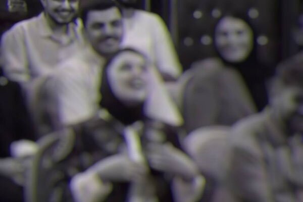 جنجال تازه نمایش خانگی: آموزش مصرف مواد توسط یک دختر جوان جنجال تازه نمایش خانگی: آموزش مصرف مواد توسط یک دختر جوان