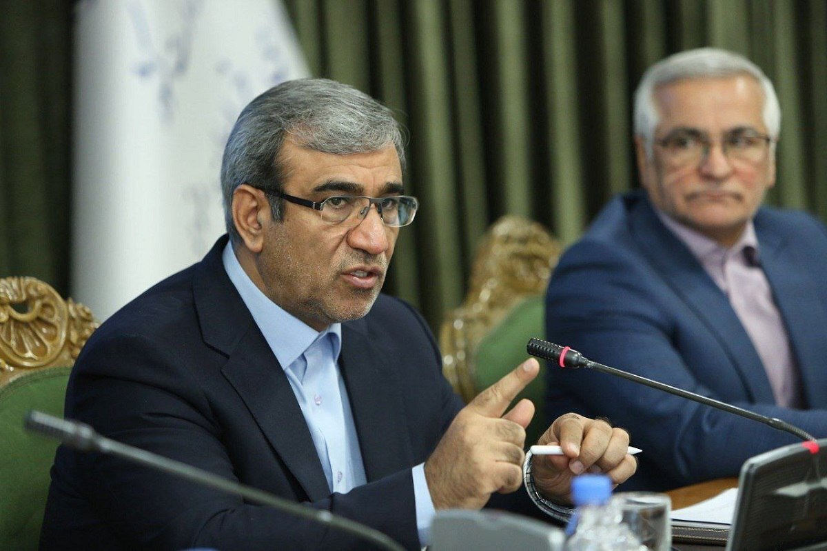 نماینده عالی دولت در استان گفت: از این به بعد، رسیدگی به مکاتبات اداری در همه دستگاه‌ها ضرب‌الاجل سه‌روزه دارد و اگر یک نامه اداری بیش از این در سامانه دولت معطل ماند، دستگاه مربوطه در سیستم ارزیابی عملکرد ادارات توبیخ خواهد شد.