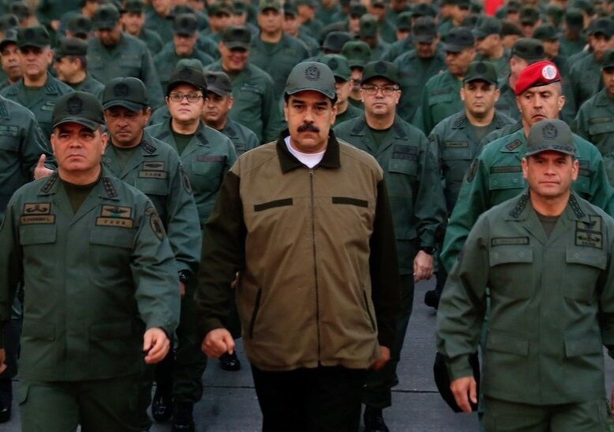 رئیس‌جمهور ونزوئلا با اشاره به تحرکات نظامی ایالات متحده گفت این کشور قصد بمباران و حمله به ونزوئلا را دارد.